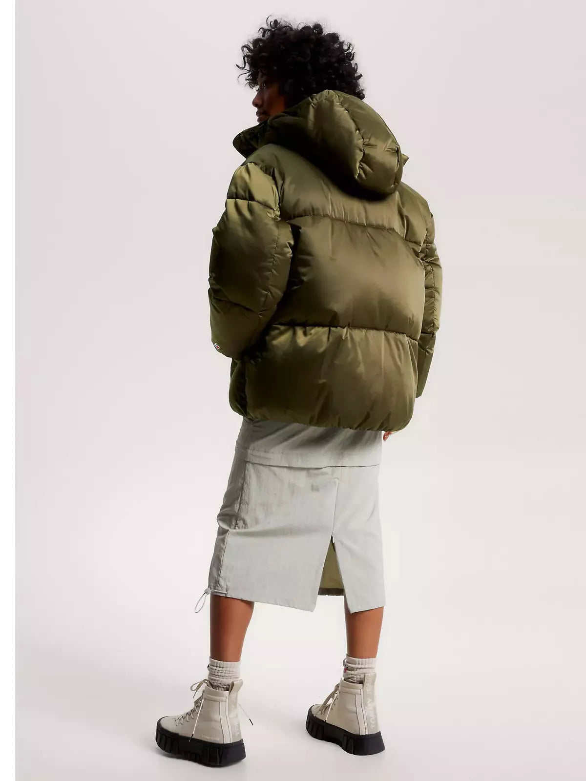 TJW OVR SATIN PUFFER, MR1 Drab Olive Green DW0DW16586MR1