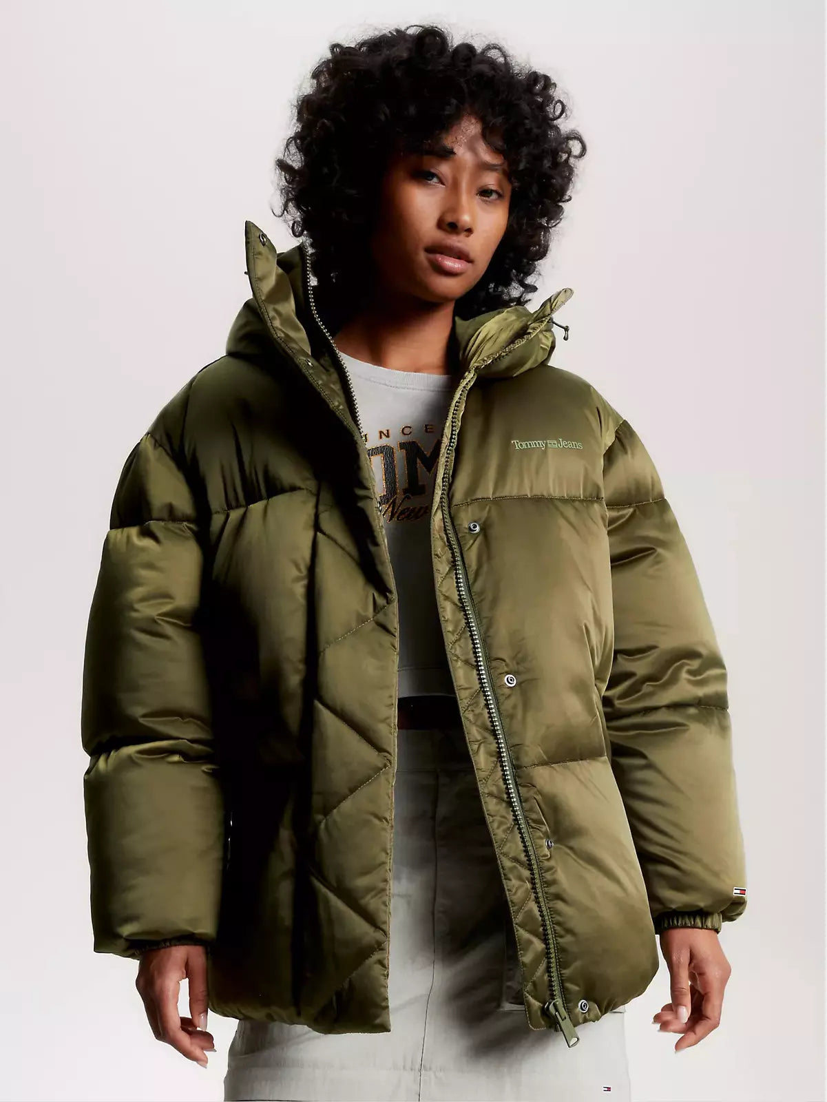 TJW OVR SATIN PUFFER, MR1 Drab Olive Green DW0DW16586MR1