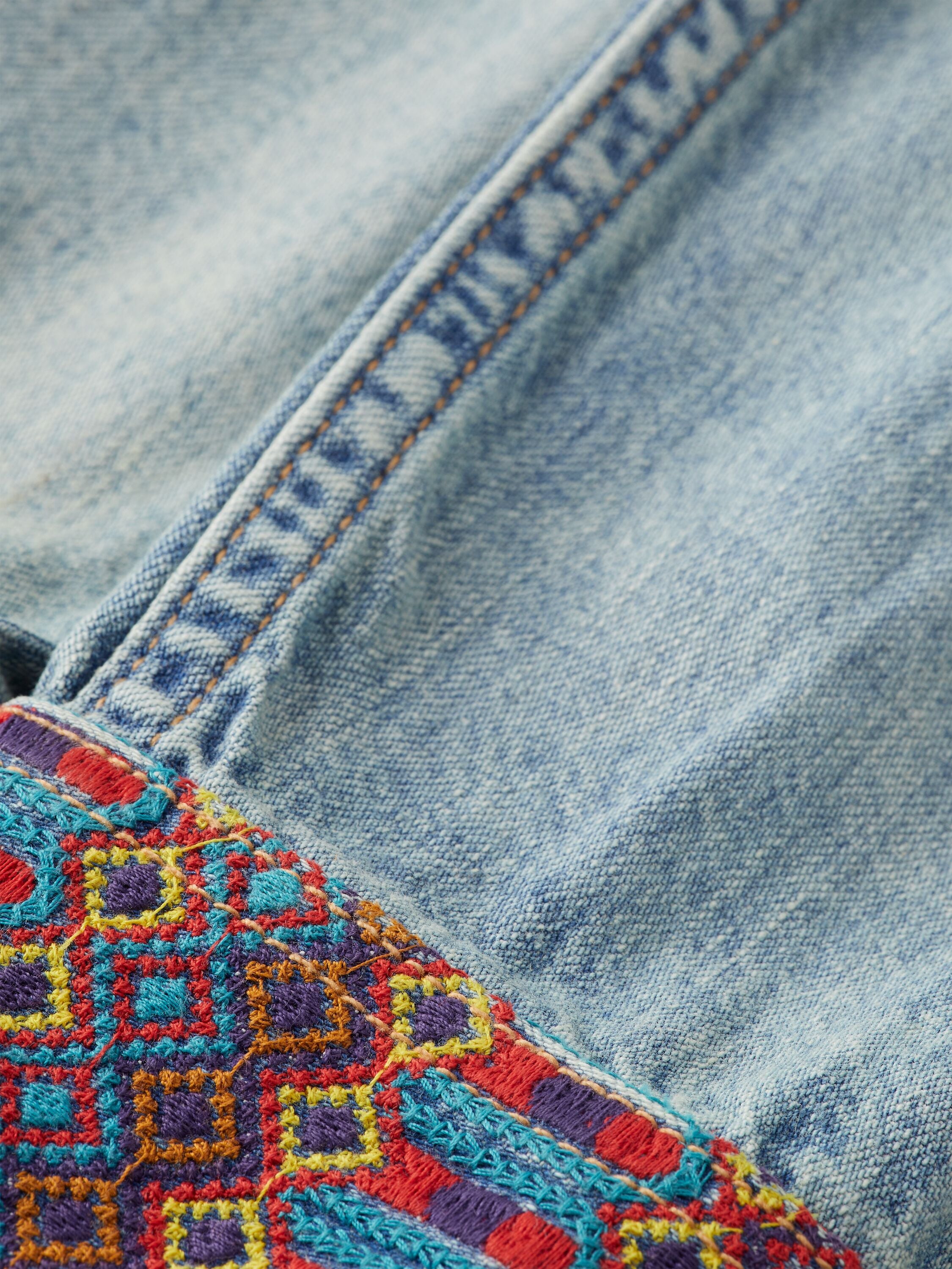 Denim western shirt with damages and embroidered cuffs Indigo