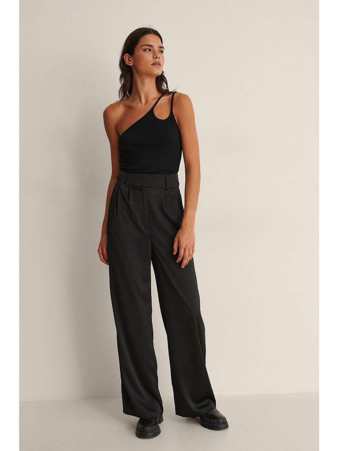 RIBBED CROP TOP - Black