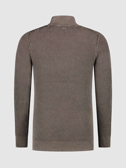 Jaquard mockneck with triangle badge on chest