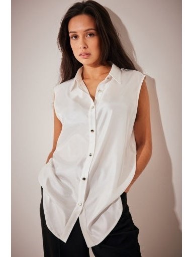 sleeveless oversize shirt